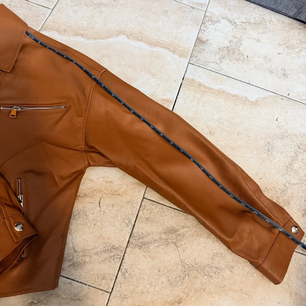 🎉 SOLD - SHEIN Brown/Tan Faux Leather Moto Jacket – Size S - Picture 8 of 9